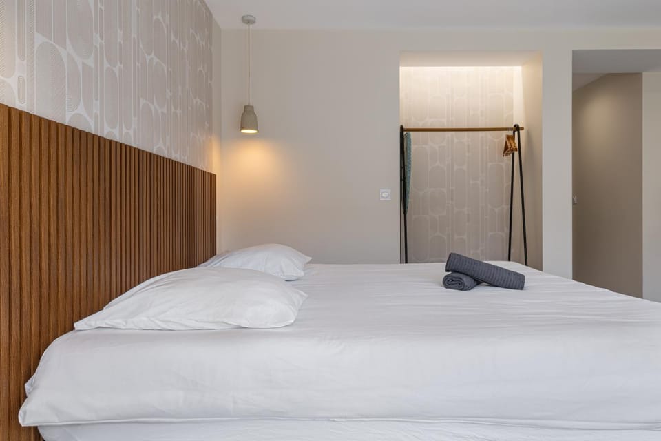 Bed, Bedroom, wardrobe