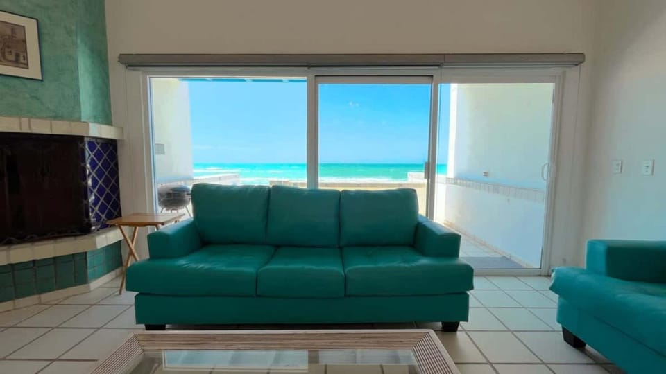 Charming and Cozy Beachfront Condo - Las Olas II 3 House in Rocky Point