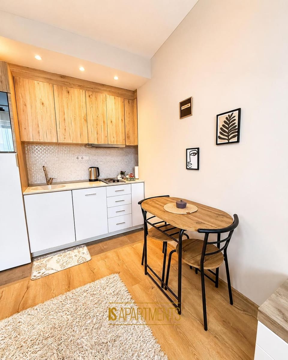 Coffee/tea facilities, Living room, Dining area, Dinner, Dinner, Drinks, oven, kitchen, kitchen