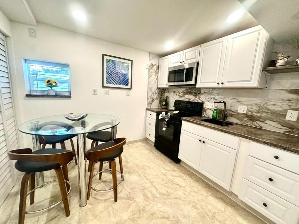 Sweet Amore! Only 5 min from Clw Beach in car ! Apartment in Florida