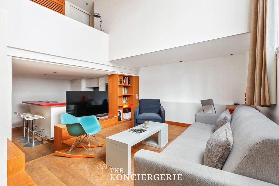 Superbe Loft Lumineux avec Mezzanine proche de la Tour Eiffel Apartment in Paris