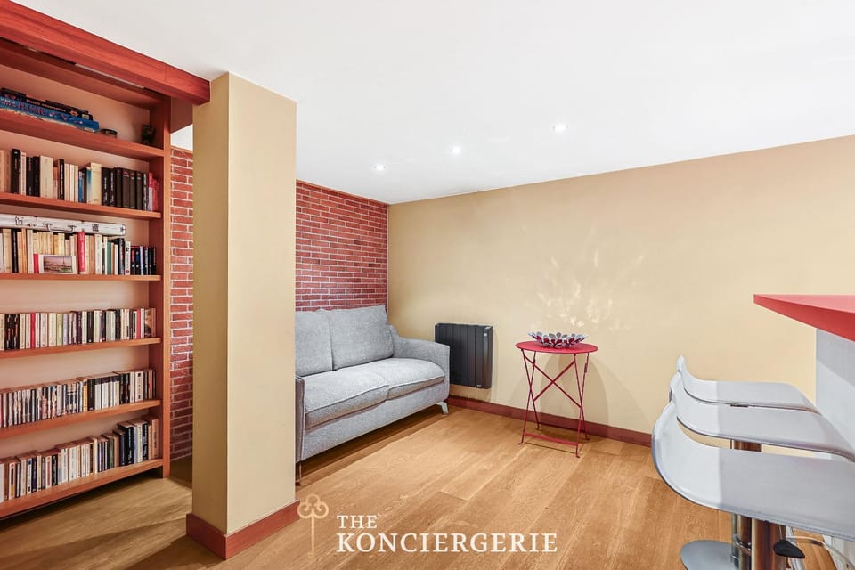 Superbe Loft Lumineux avec Mezzanine proche de la Tour Eiffel Apartment in Paris
