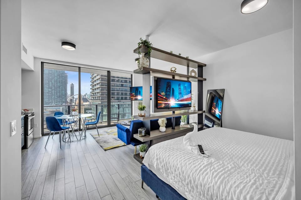 Bed, Dining area