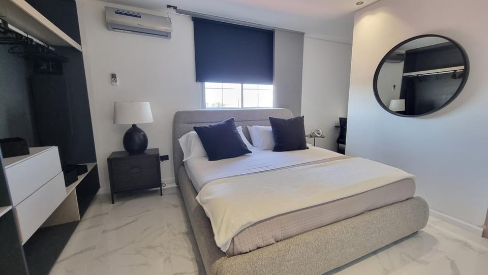 Bed, Photo of the whole room, Bedroom, air conditioner