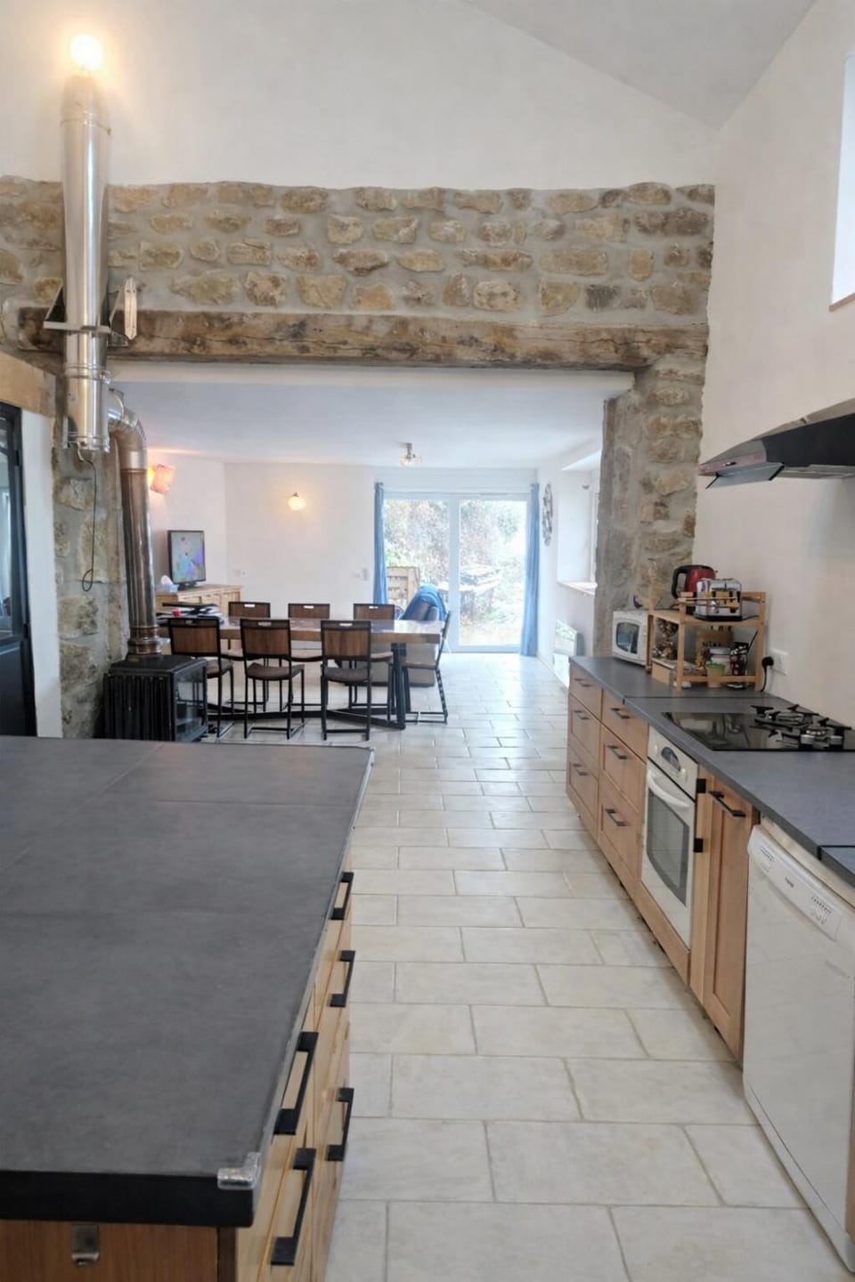 Kitchen or kitchenette, Dining area, stove