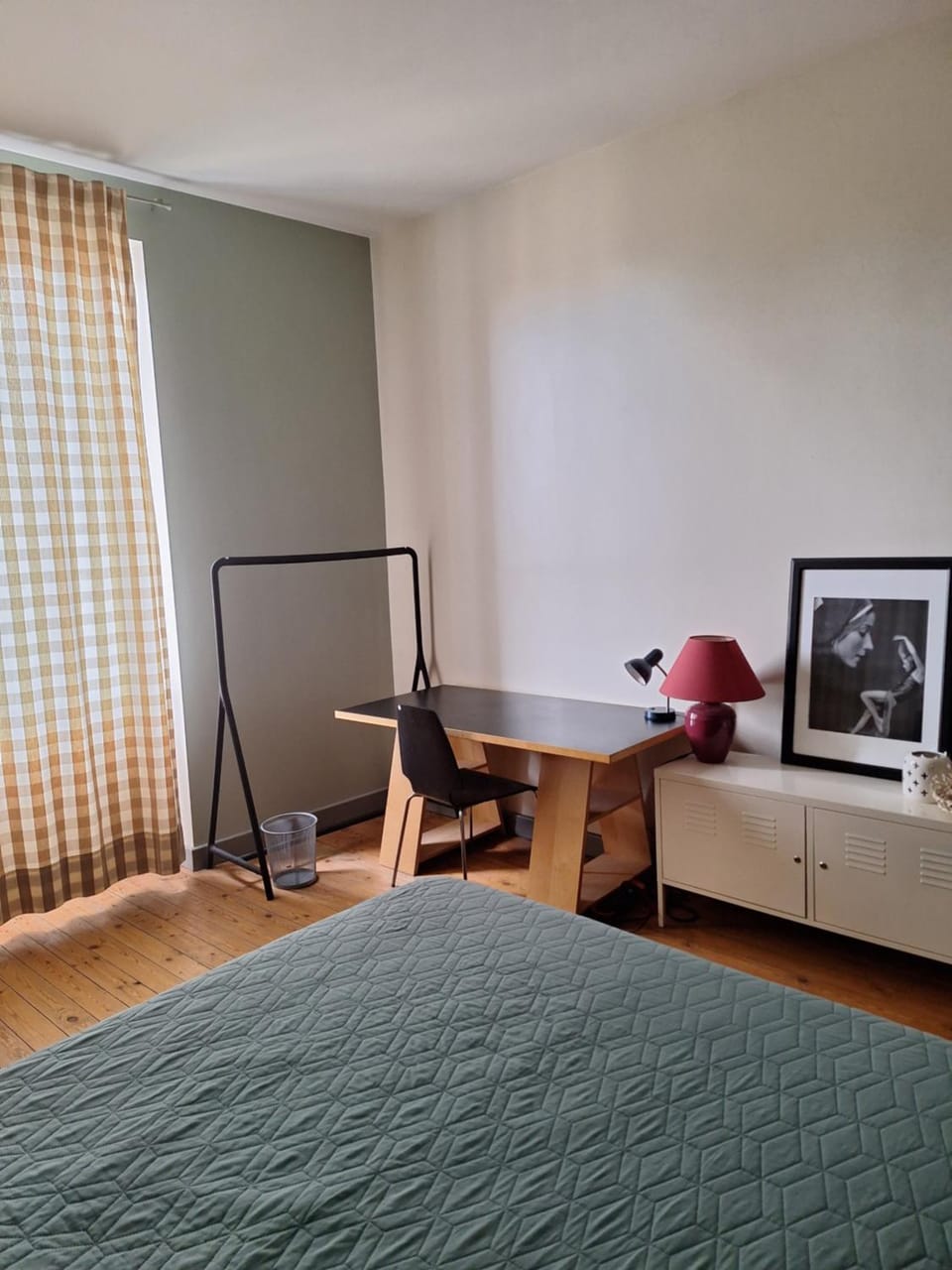 Photo of the whole room