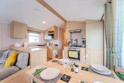 30 Bayside Cove Campground/ 
RV Resort in Pevensey Bay Holiday Park