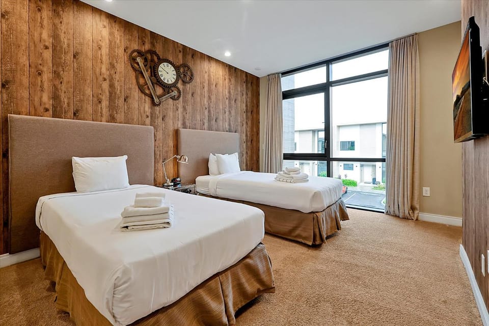 Spacious Luxury 4BR suite near Disney House in Bay Lake