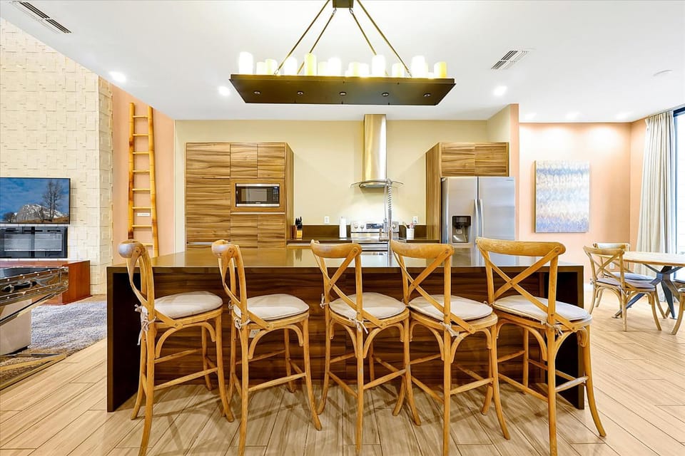Spacious Luxury 4BR suite near Disney House in Bay Lake
