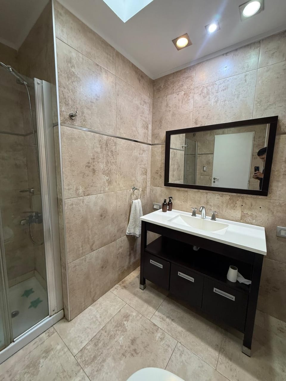 Shower, Toilet, Bathroom, towels