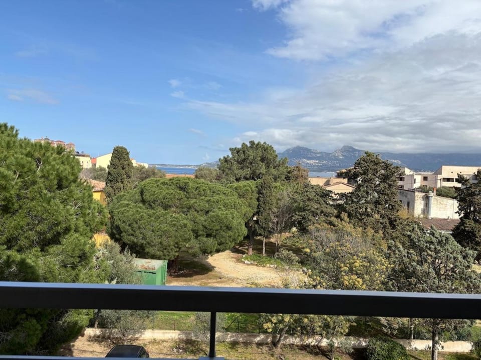 Bright studio sea and city center within walking distance Apartment in Calvi
