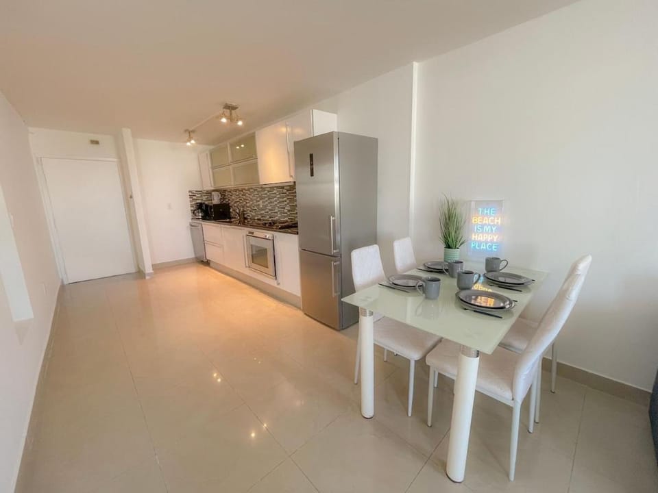 South Beach Lovely Suite Close to the Beach Apartment in Flamingo Lummus