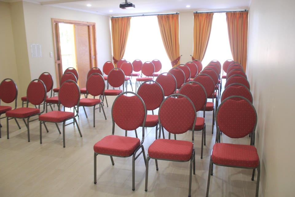 Day, Business facilities