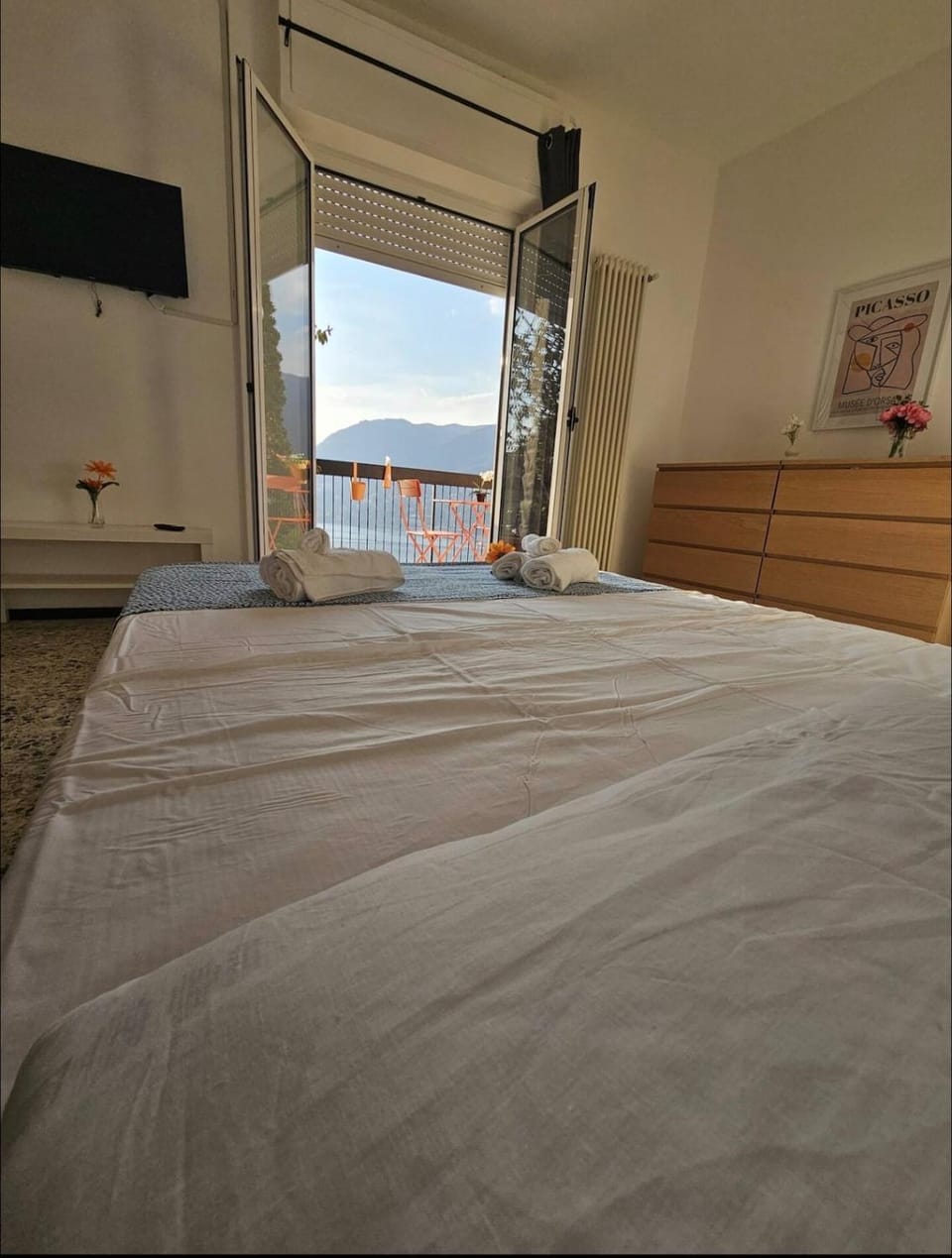 Lake Como Sunset Balcony Panoramic View in Blevio Apartment in Como