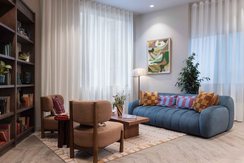 Communal lounge/ TV room