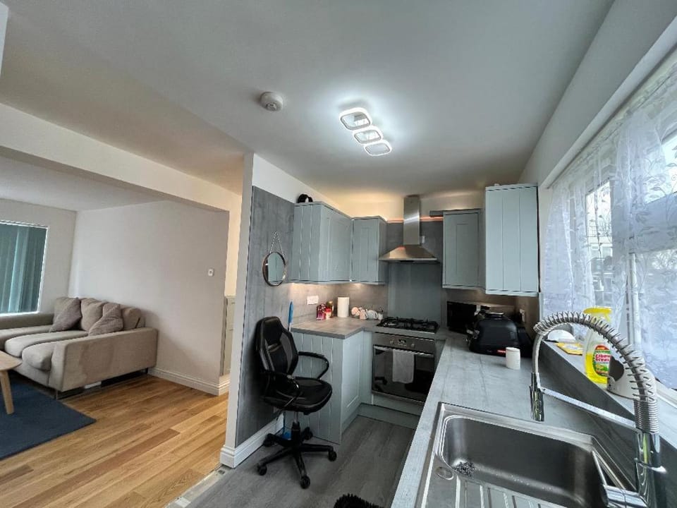 Stylish 2 bedroom flat in Leytonstone Apartment in Scotland