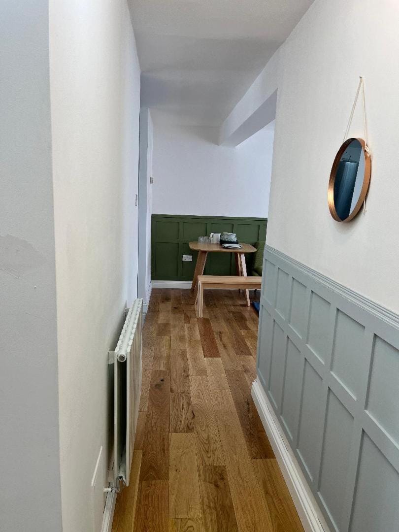 Stylish 2 bedroom flat in Leytonstone Apartment in Scotland