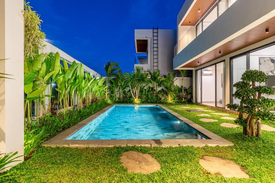 Garden, Swimming pool