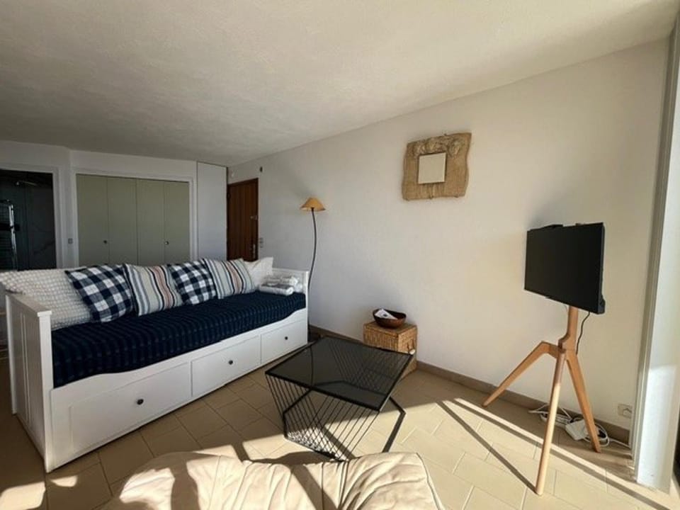 Appartement T2 climatisé, vue mer - 2 pers. - FR-1-308-212 Apartment in Bormes-les-Mimosas