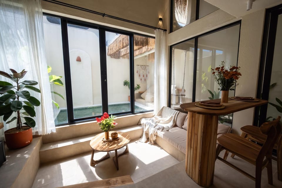 Living room, Pool view