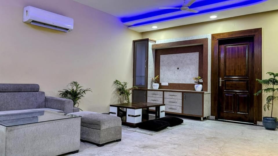 Luxurious 3bhk minimal apartment PS5 and tv Apartment in Chandigarh