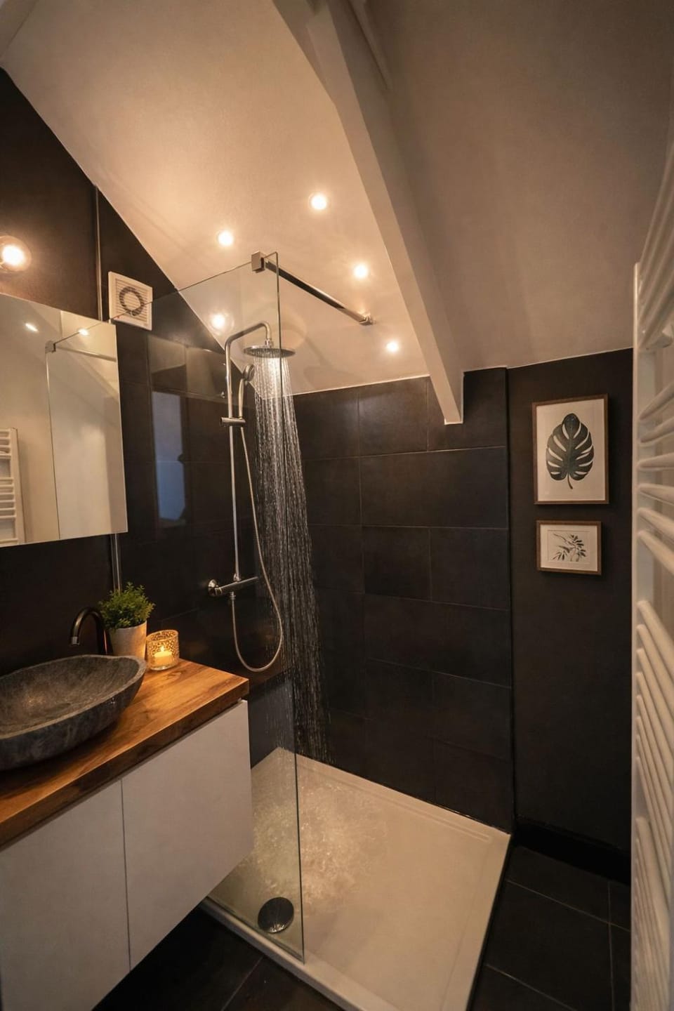 Luxurious Penthouse with TV & 2 Bedrooms Apartment in Antwerp