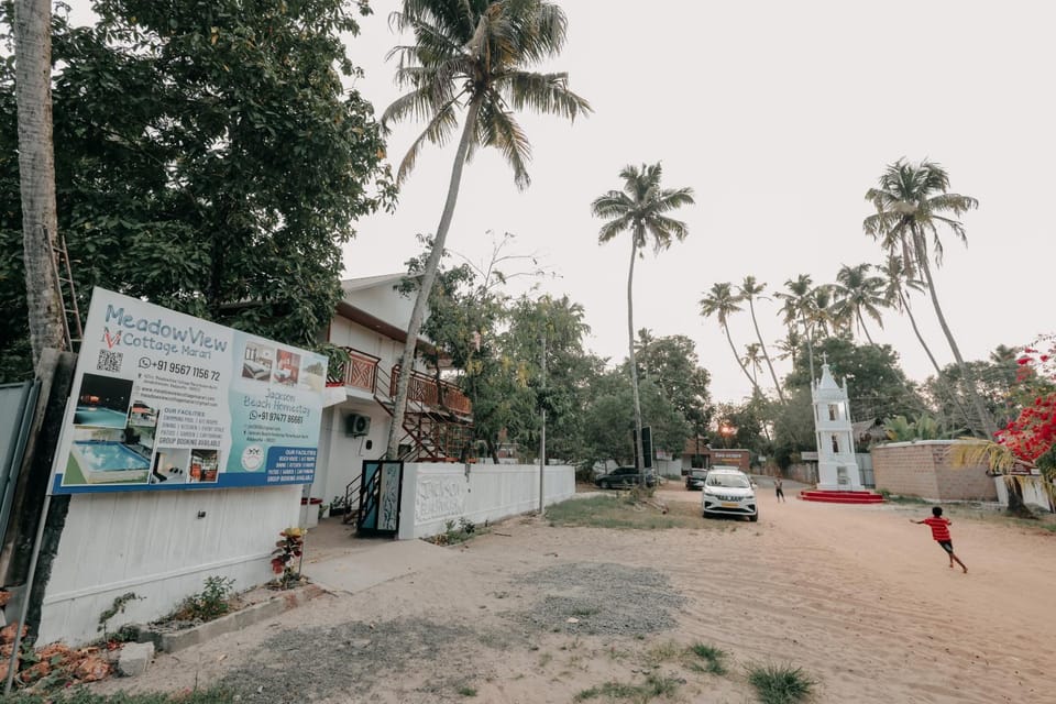Day, Neighbourhood, Natural landscape, Street view, Location