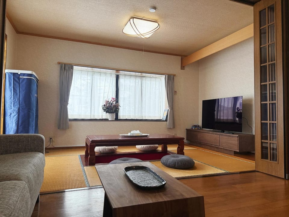 Communal lounge/ TV room