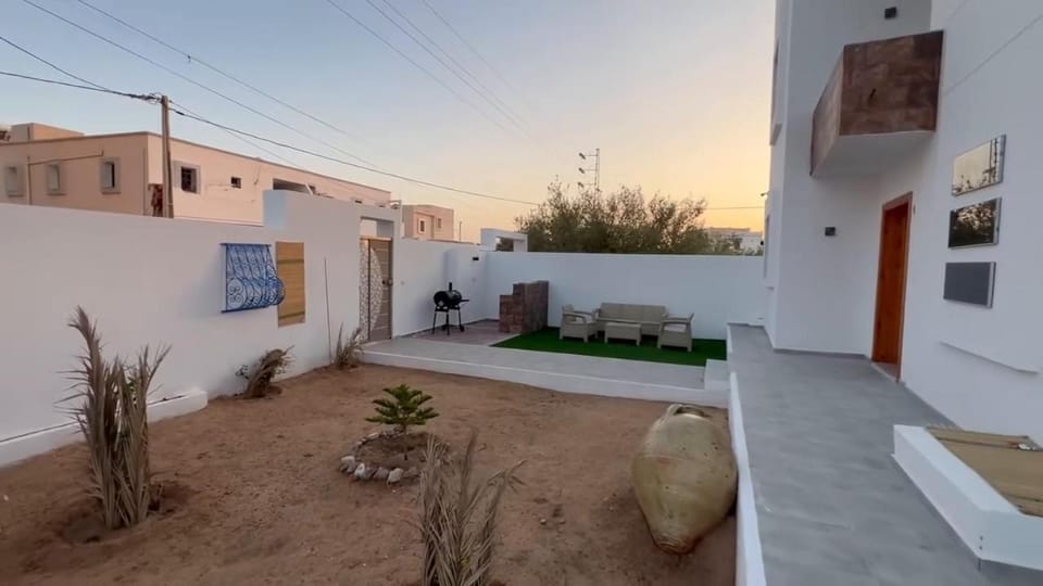 Private Garden Flat with BBQ - Houmet Souk Marina Apartment in Tunisia