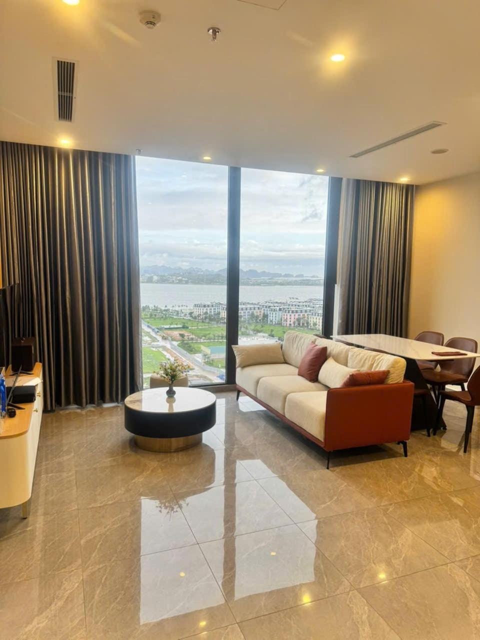 Halong Bay Luxury Homestay Beach View Apartment in Vietnam