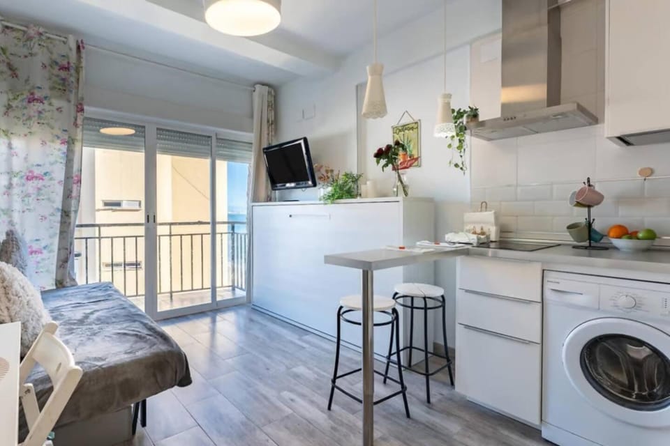 Fuengirola Paseo Marítimo 1 línea Loft 3 Huesped Apartment in Fuengirola