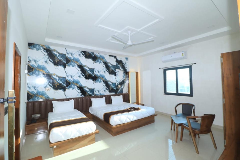 Living room, Photo of the whole room, Bedroom, air conditioner