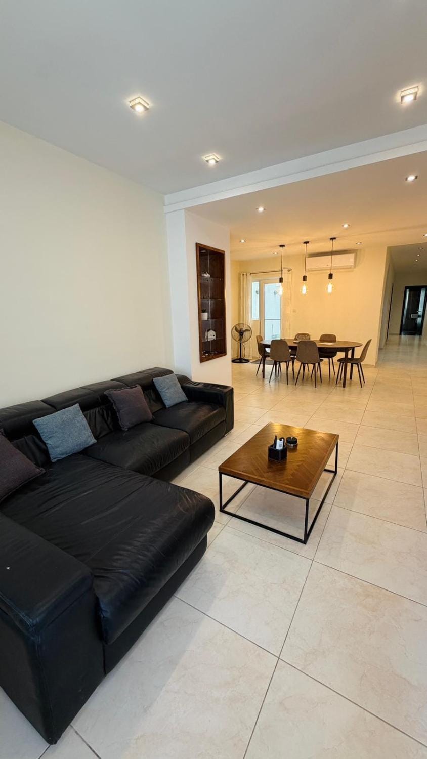 A cosy maisonette steps away from St Thomas Bay Apartment in Marsaskala