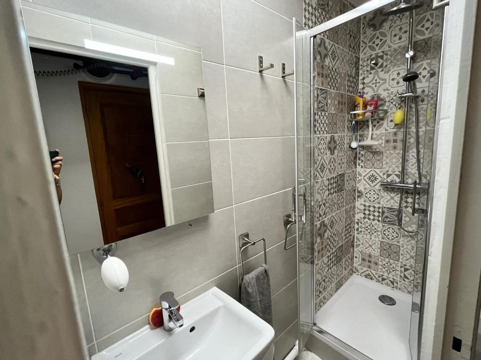 Shower, Bathroom