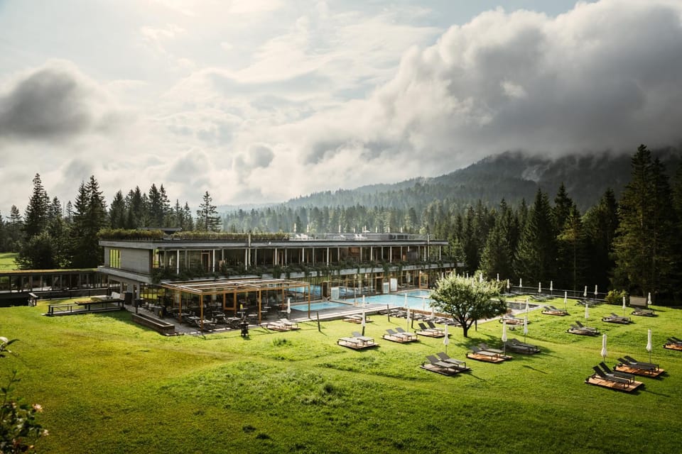 Property building, Balcony/Terrace, Spa and wellness centre/facilities, Seasons, acessibility
