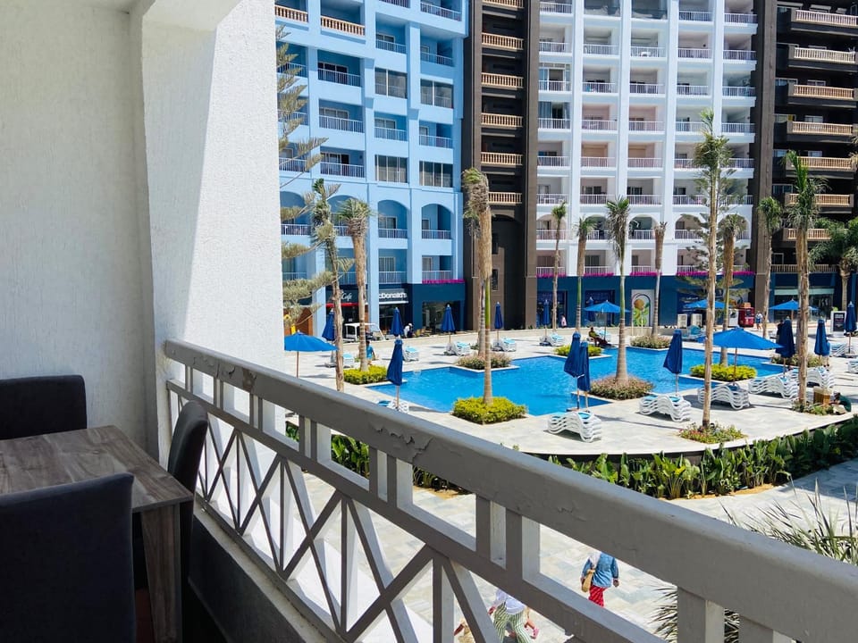 Porto marina pool view Apartment in Egypt