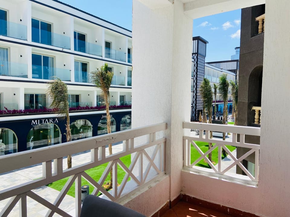 Porto marina pool view Apartment in Egypt