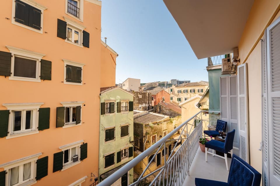 Venetian Balcony , Old Town Corfu Apartment in Corfu