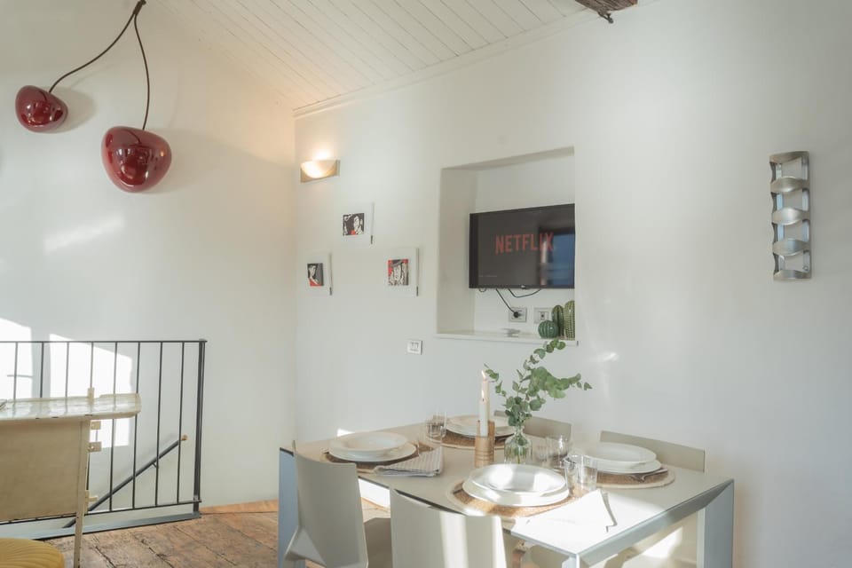 TV and multimedia, Dining area