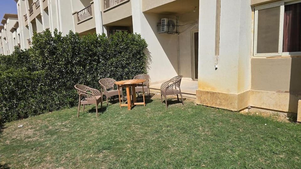 Ground-floor chalet in Garden, 3 bedrooms, in Lasrinetta, Mini Egypt Apartment in Egypt