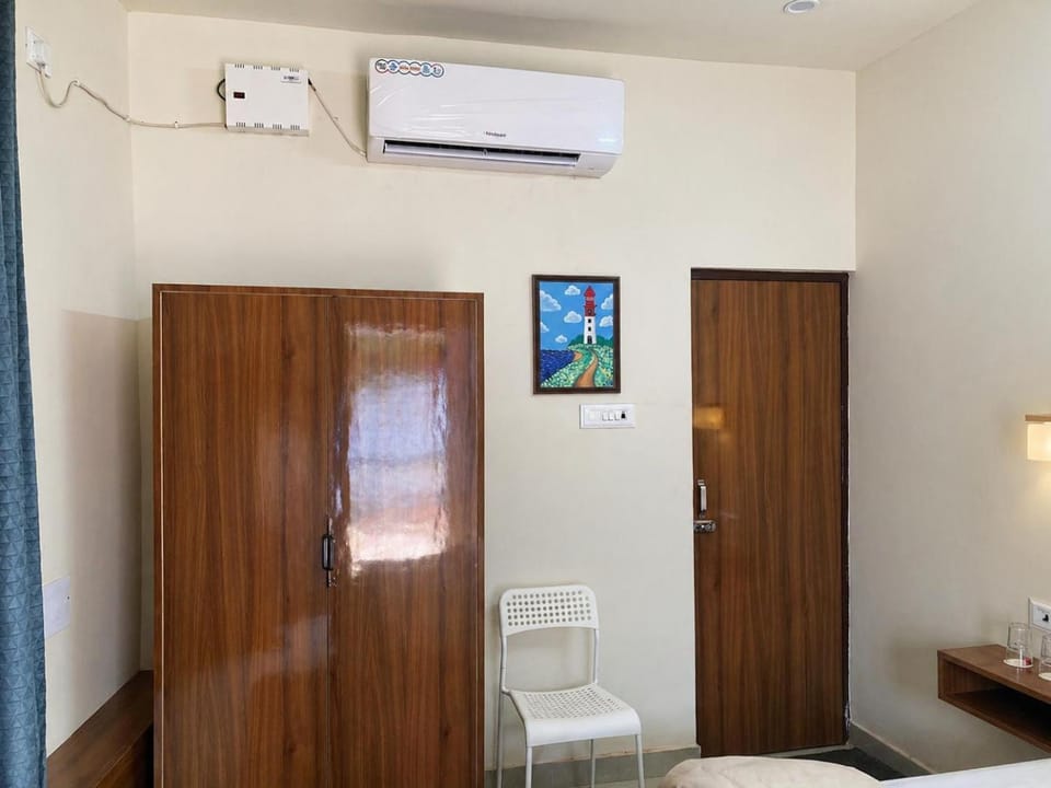 Bedroom, air conditioner