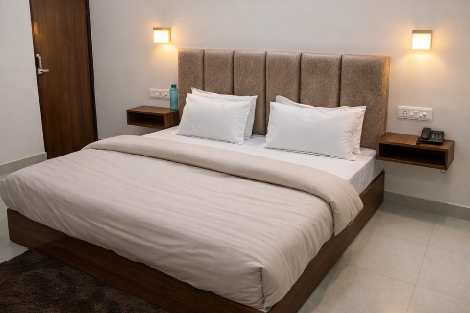 Bed, Photo of the whole room, Bedroom