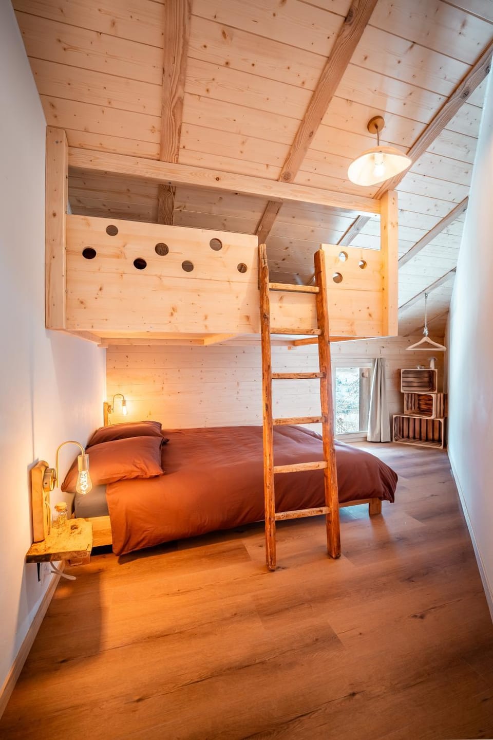 Bedroom, bunk bed