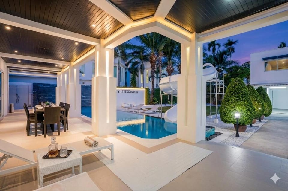 Luxury 5BR Villa Jomtien - Pool, Sports & Karaoke Villa in Pattaya City
