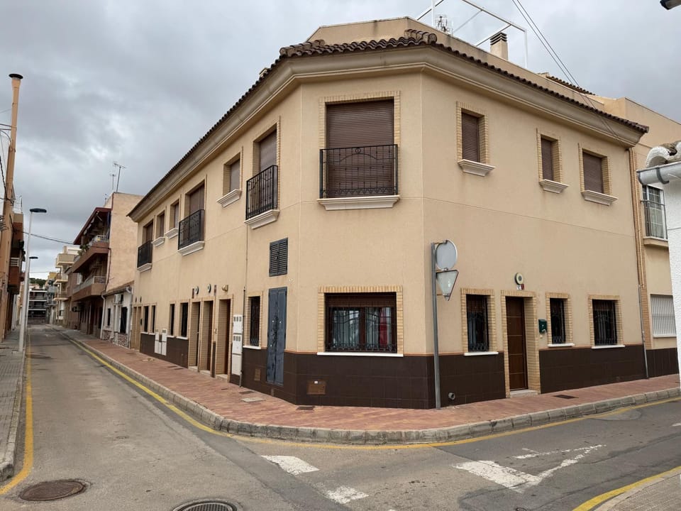 Property building, Day, Street view
