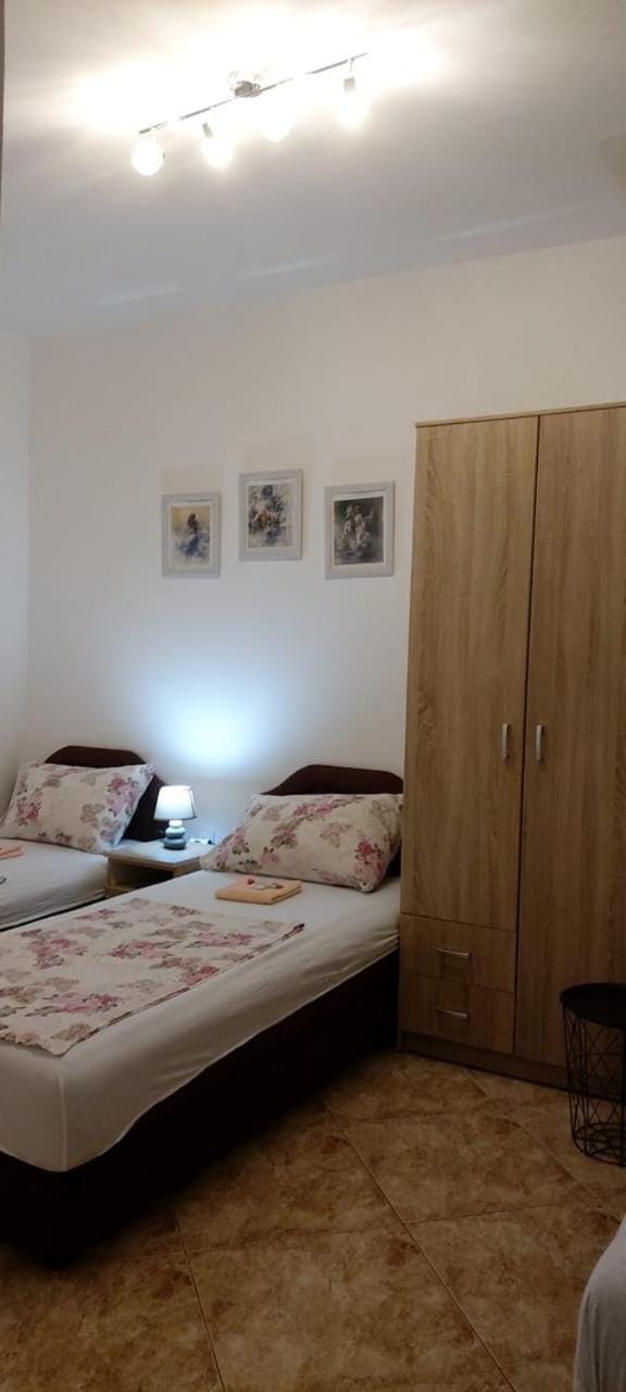 Guest house Lackovic Apartment in Budva