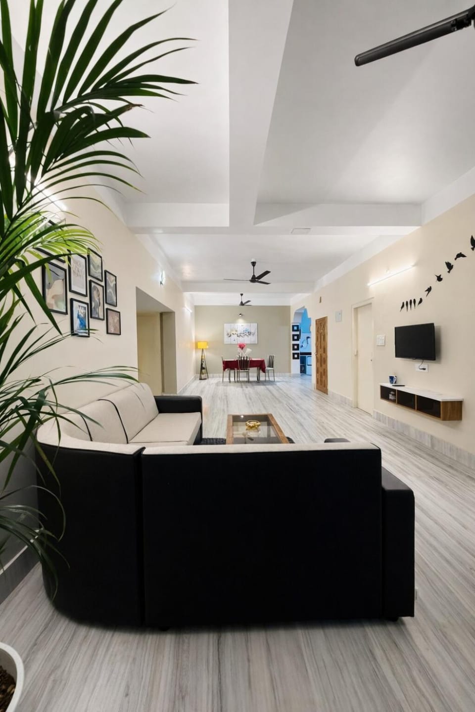 TV and multimedia, Living room, Seating area, Evening entertainment
