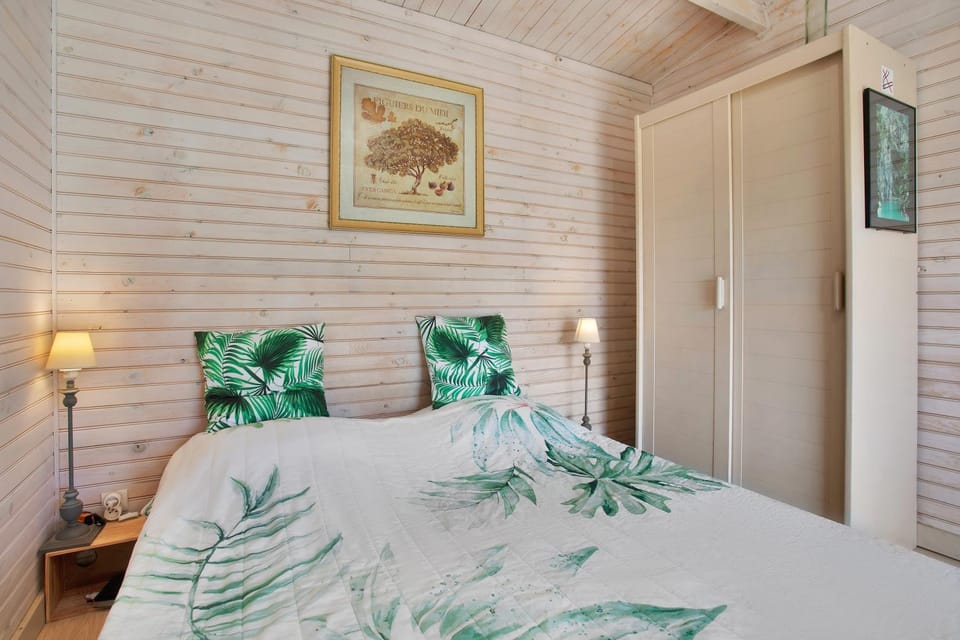 Chalet 2 FLAMANT ROSE Chalet in Roquebrune-sur-Argens