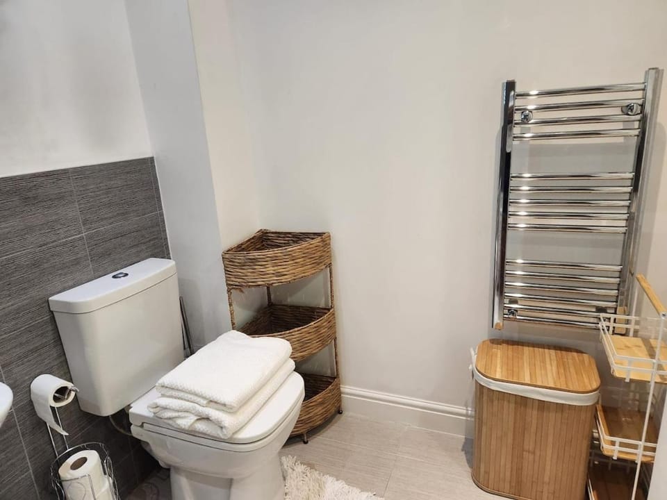 Luxury 2 Bedrooms Apartment with Off Street Free Parking Rugby Apartment in Rugby