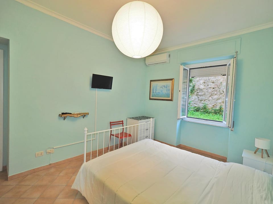 Bed, Bedroom, air conditioner